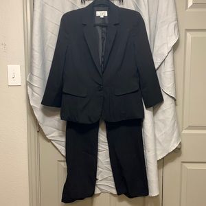 Women’s suit